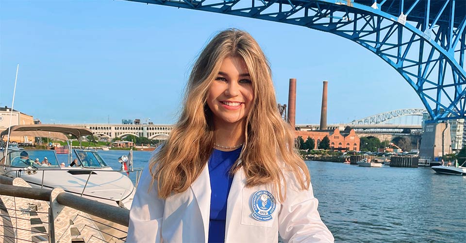 Second-Year Pharmacy Student Diana Morus Earns Scholarship