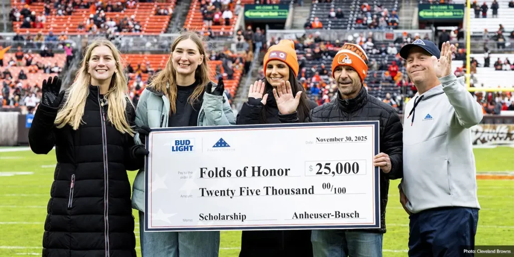 NEOMED dentistry student awarded scholarship at Cleveland Browns game
