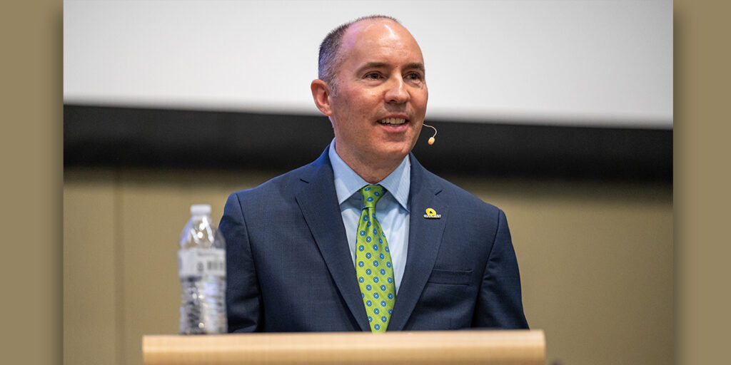 Speaker shares his experience with psychosis and journey to advocacy
