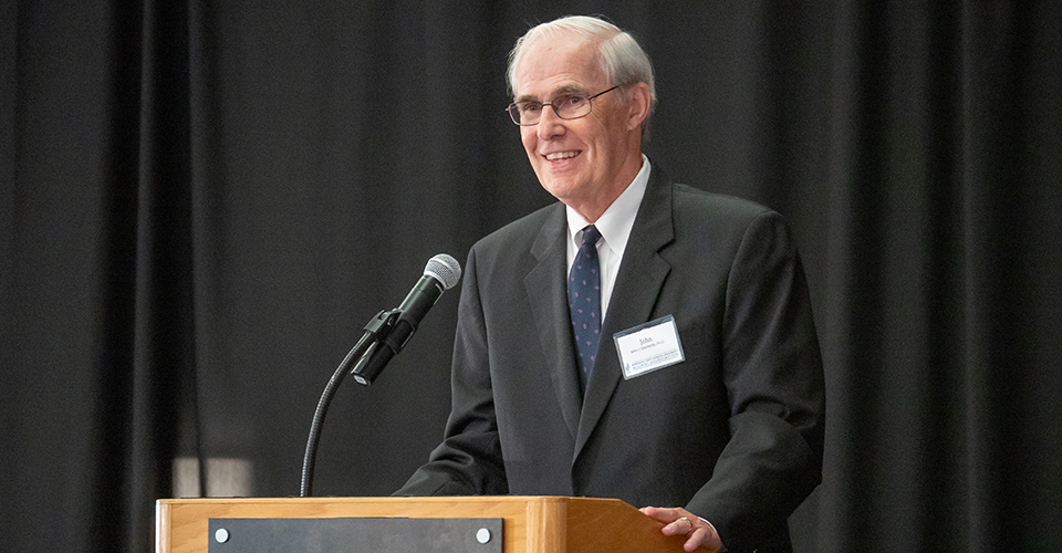 Alumni Gather for Awards Dinner