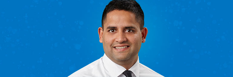 Alumnus is key part of rare surgery