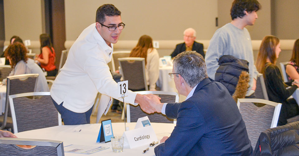 Medicine Students Connect with Physicians at ‘Specialty Speed Dating’ Event